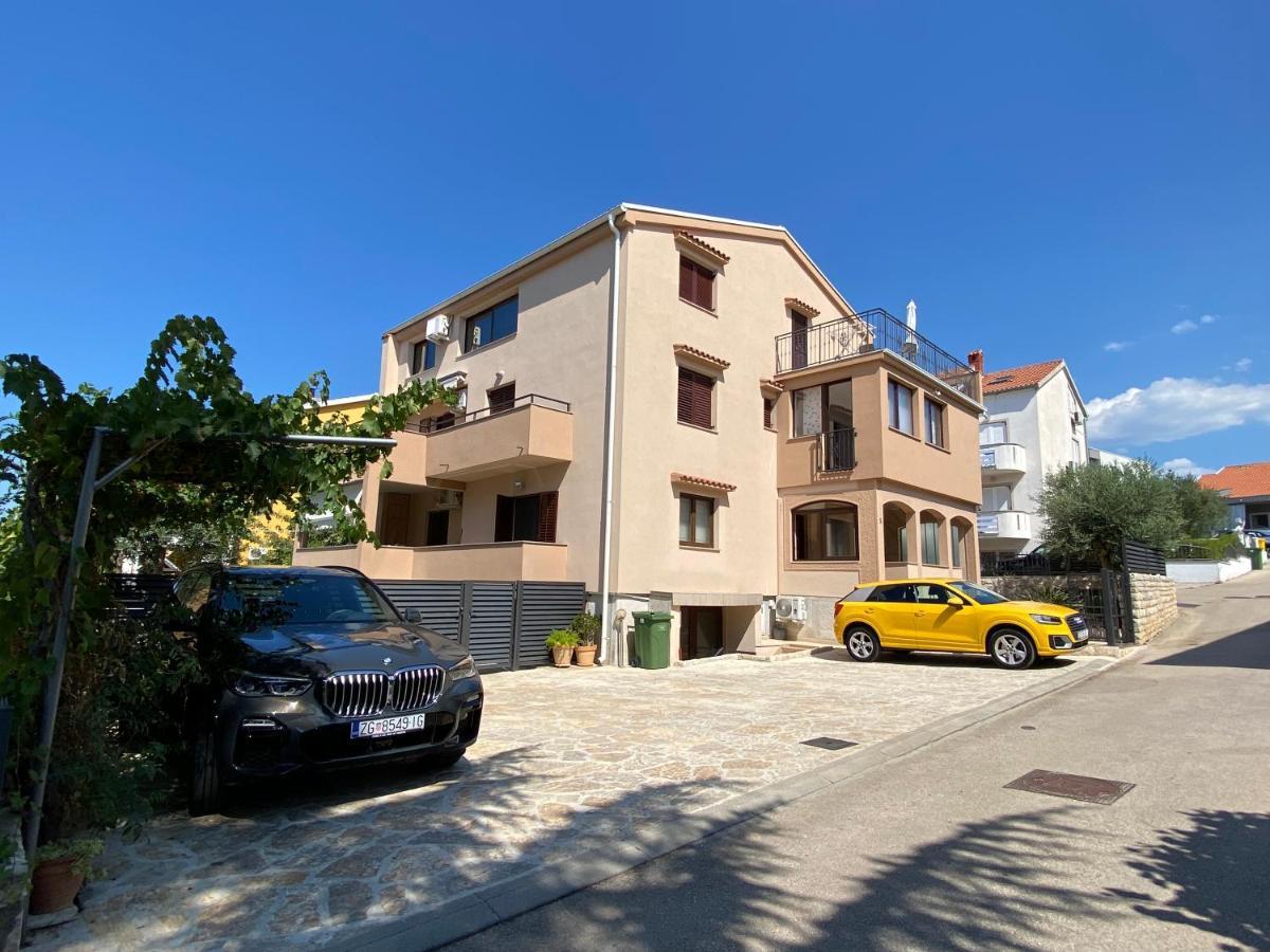 Borik Hills Apartament *